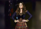 Buy Indian Kurtas, Sarees & Lehengas Online in USA | DesiQlo
